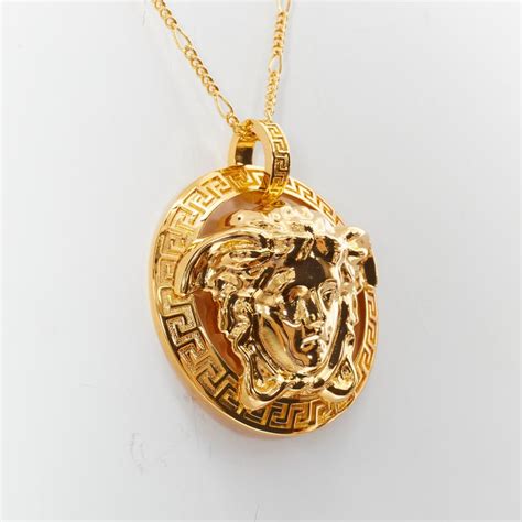 Versace Medusa Greca medaglione in nichel tono oro collana 